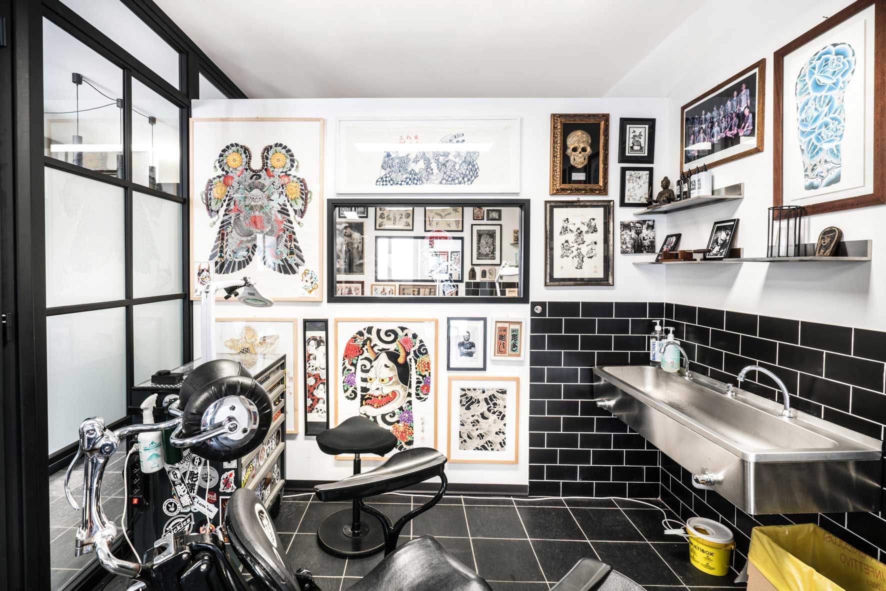 electric tattooing studio